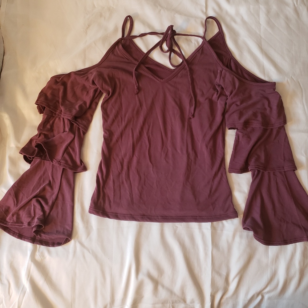 Mauve bell sleeve cold shoulder shirt.